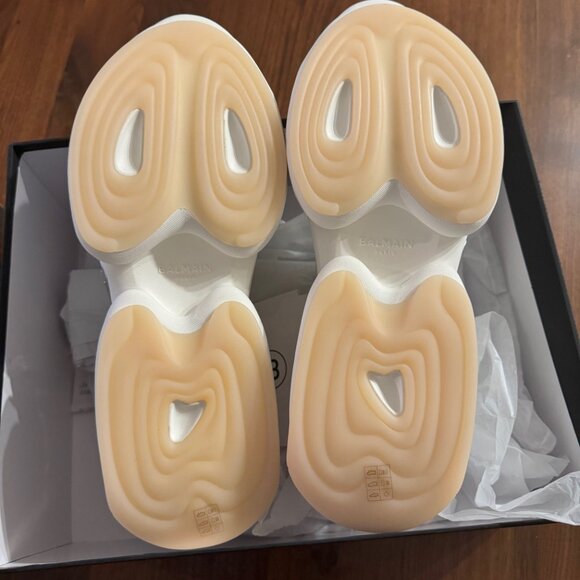 Balmain men's luxury white suede sneaker US 11 - EU 44 Brand new in box - Picture 8 of 9